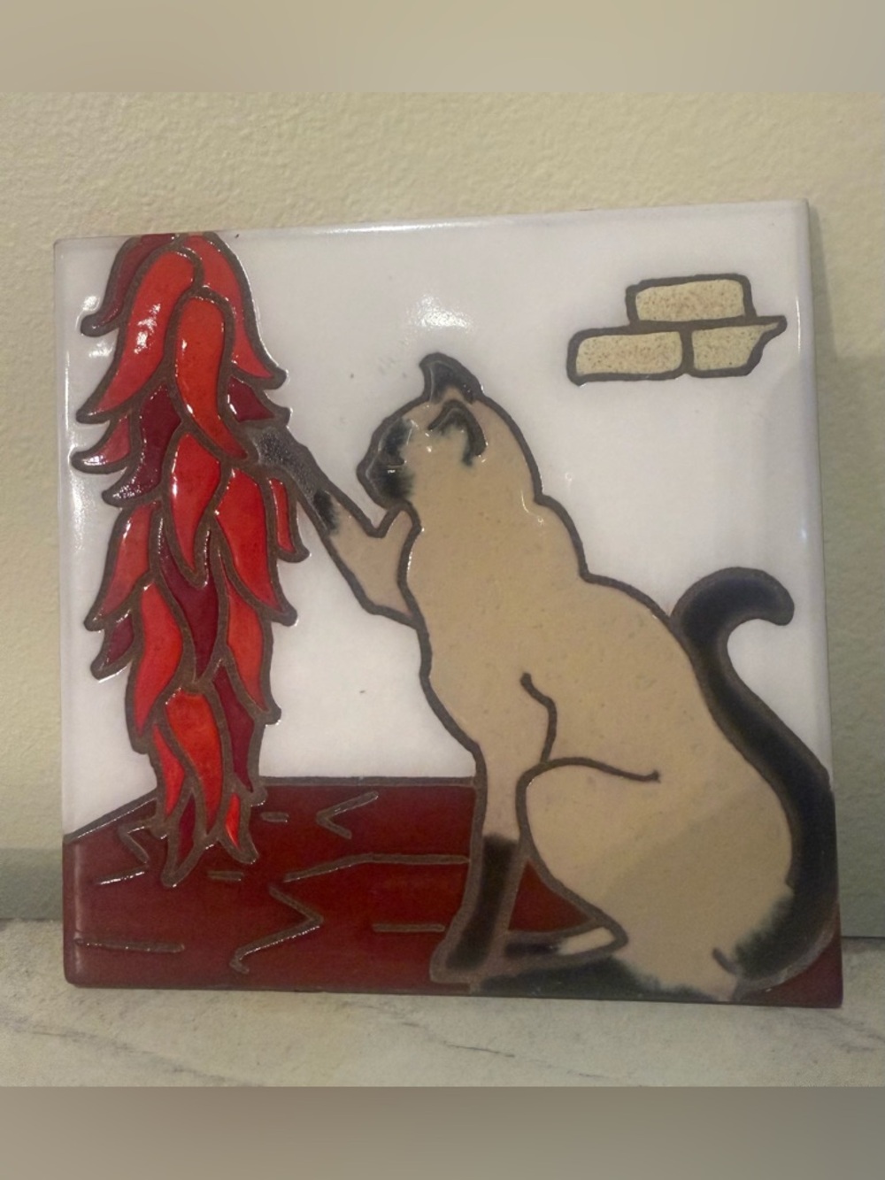 Arius Santa Fe Hand-Painted Tile #2610 - Siamese Cat & Red Chili Ristra - Italy